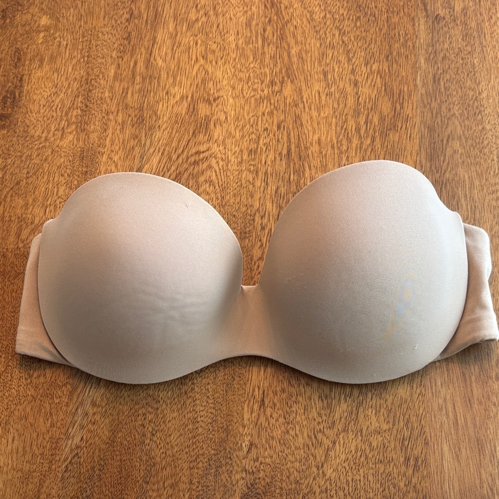 Warner's Strapless Seamless Bandeau Bra in Nude Beige